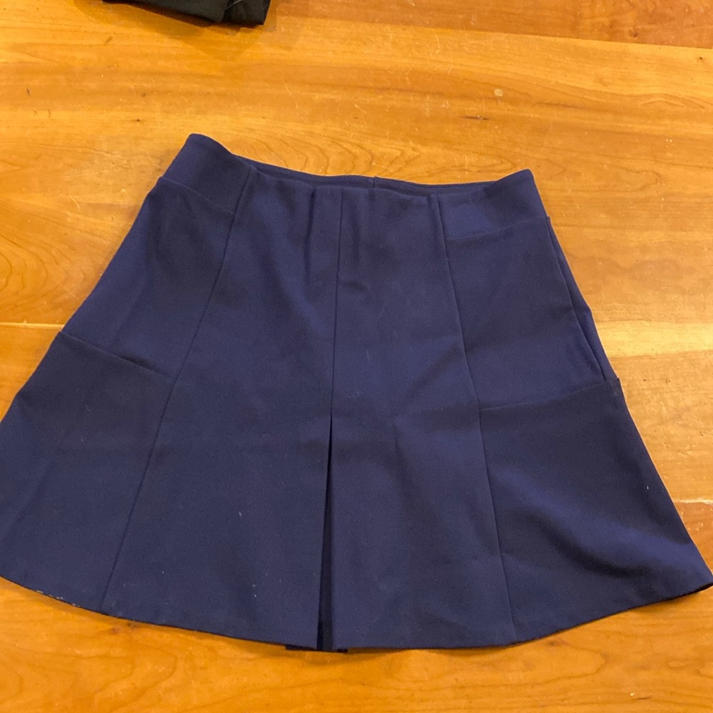 Vineyard Vines size small navy blue mini skirt